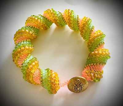 Tropical_peytwist_bracelet